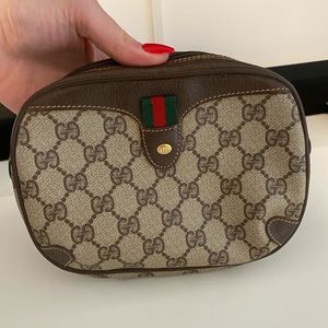 Gucci Supreme Vintage Crossbody Purse